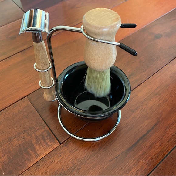 NWT Danish Men’s Shaving Kit - Picture 2 of 6